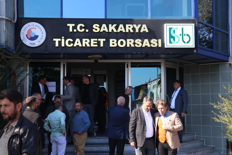 AA-20221101-29315372-29315369-SAKARYA_TICARET_BORSASINDA_MESLEK_KOMITESI_VE_MECLIS_UYESI_SECIMLERI_BASLADI