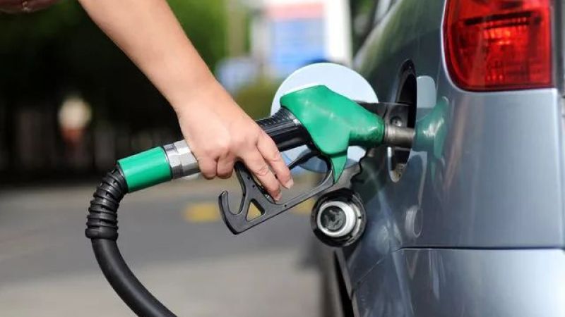 Benzinin litre fiyatına 1 lira 65 kuruş zam geldi