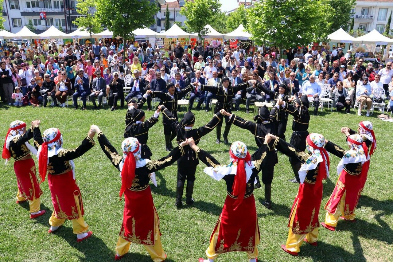 Serdivan Maarif Ailesinden Muhteşem Okul Öncesi Şenliği ve Yıl Sonu Şenliği