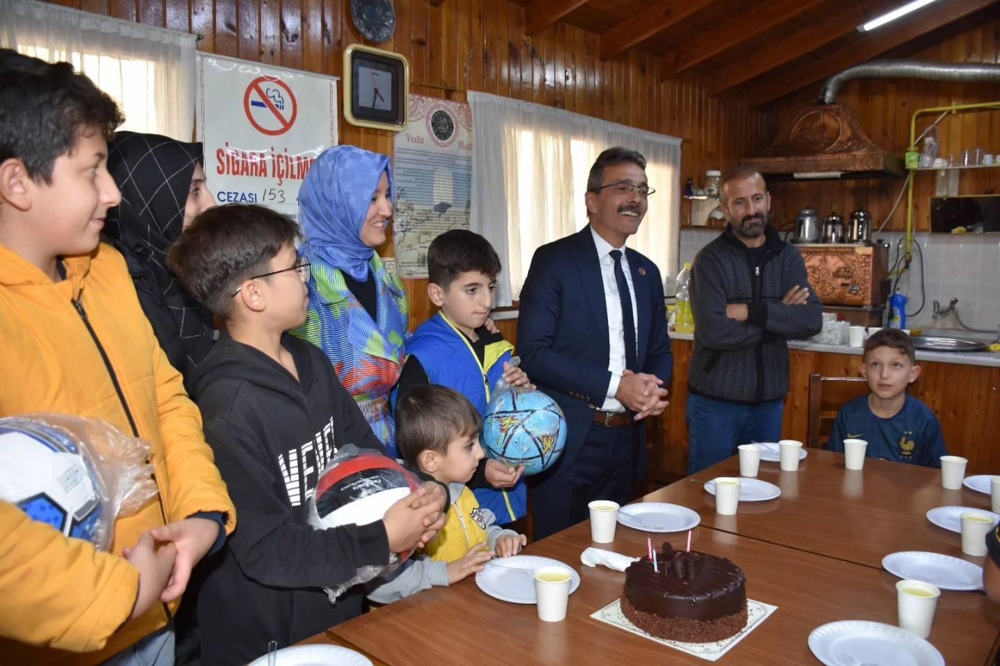 Başkan Şenol Di̇nç Gönüllere Dokunuyor (1)