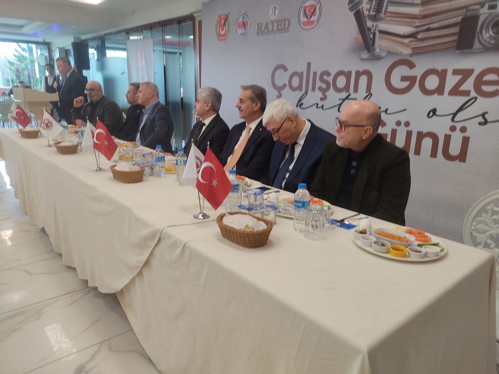 3Ab5E843 9290 466F 9C88 8Ea4B64451De