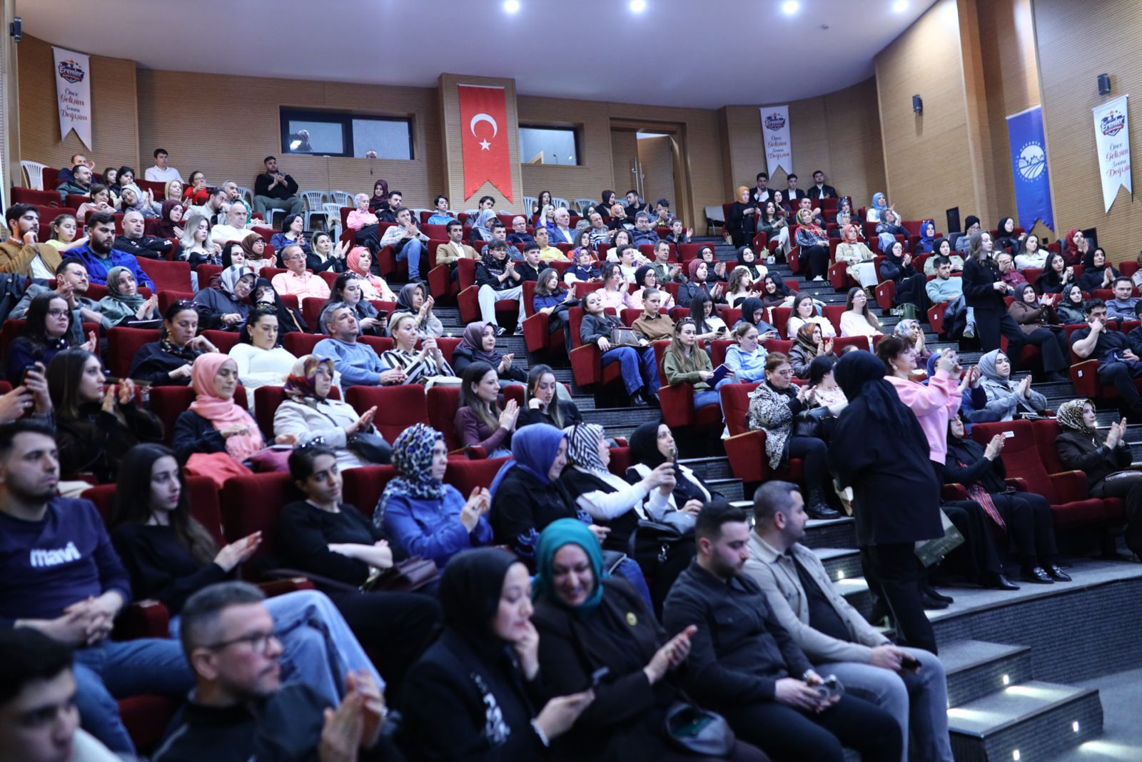 Eği̇ti̇m Programi (4)