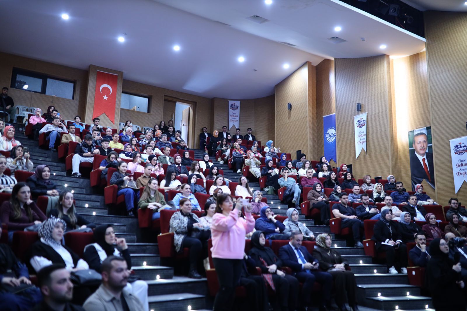 Eği̇ti̇m Programi (6)