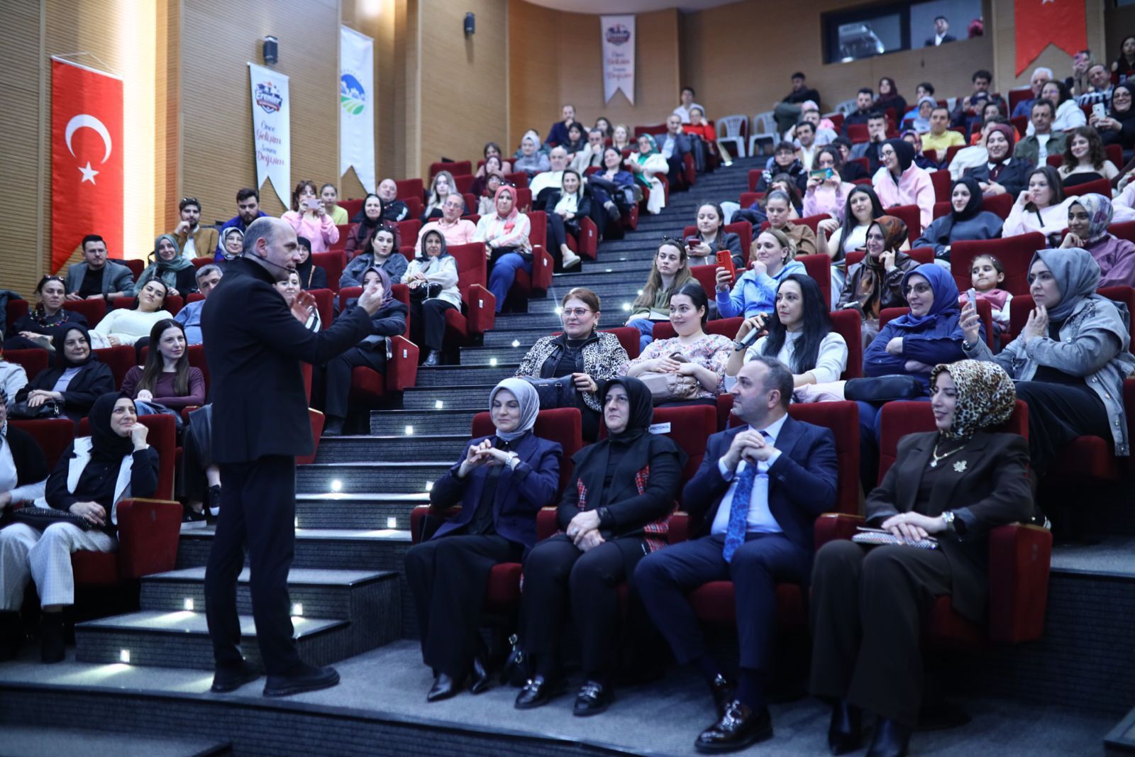 Eği̇ti̇m Programi (9)