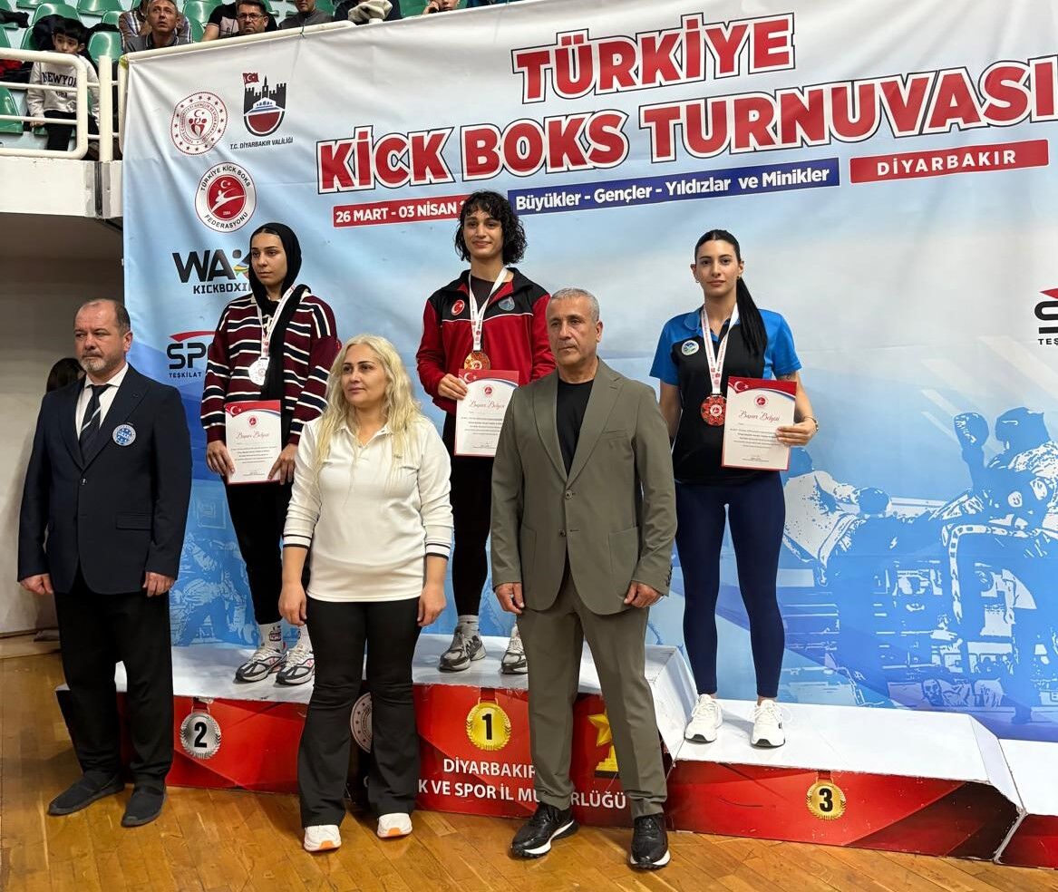 6 Kick Boks