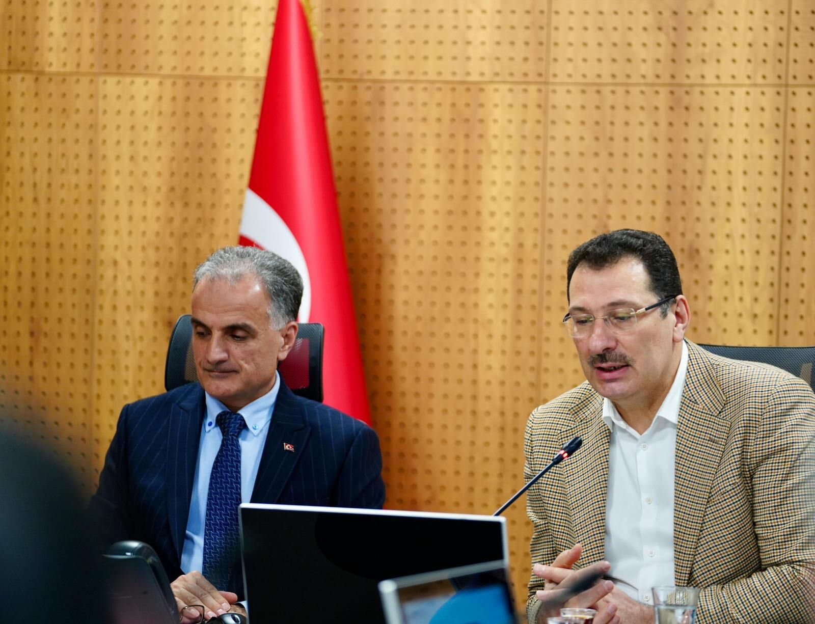 Ali İhsan Yavuz Ve Ertuğrul Kocacık Sau’de Paylaşım Toplantısına Katıldı (2)