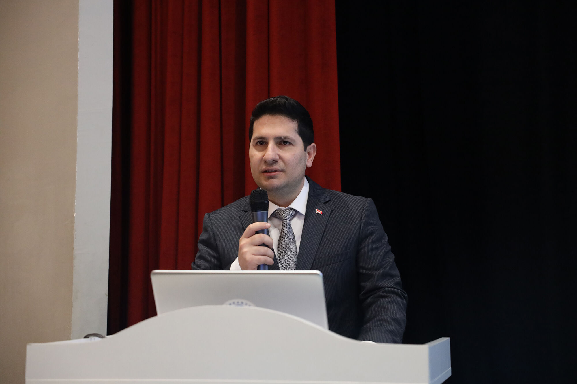 Doç. Dr. Kayhan Özdemir-1