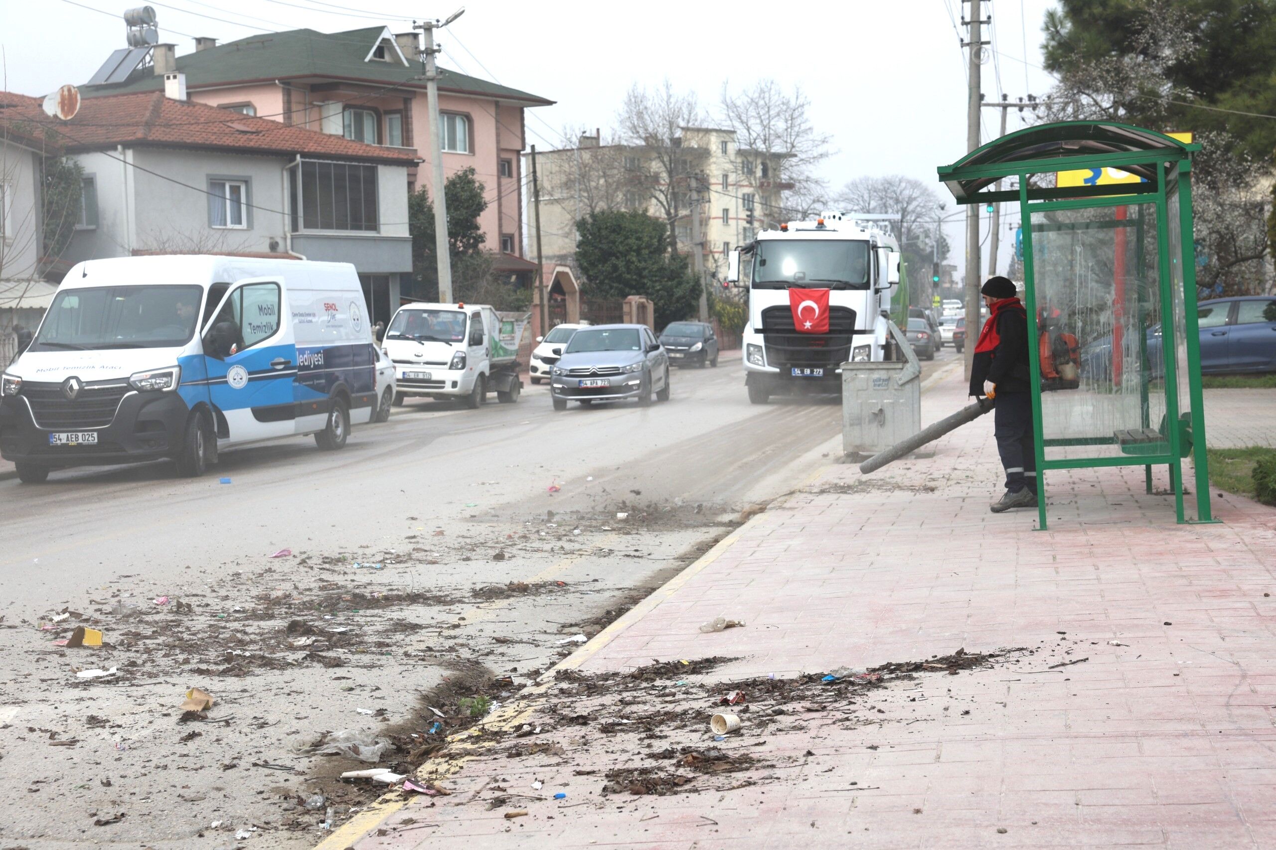 Erenler’de Hummali Bayram Temi̇zli̇ği̇ Cadde Ve Sokaklarda Ti̇ti̇z Çalişma (1)