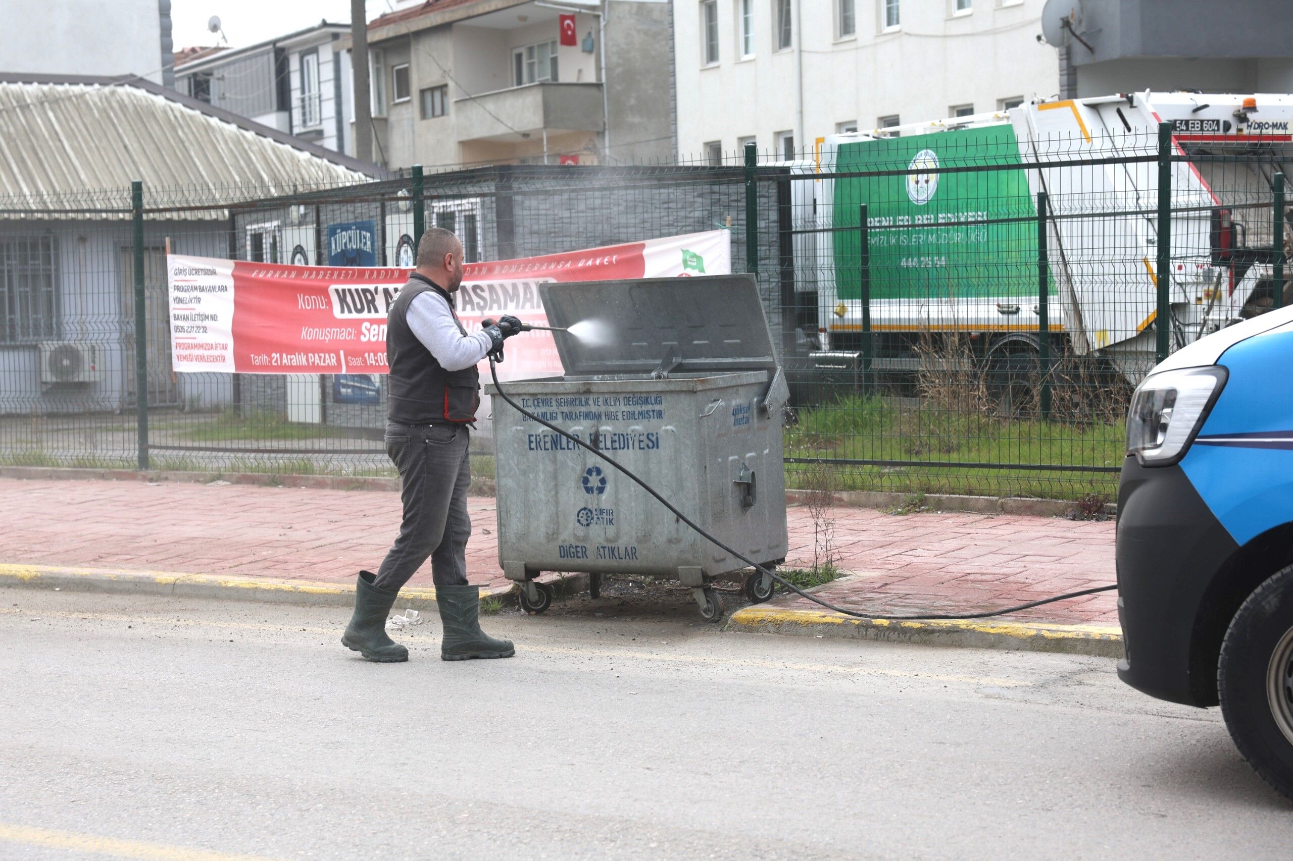 Erenler’de Hummali Bayram Temi̇zli̇ği̇ Cadde Ve Sokaklarda Ti̇ti̇z Çalişma (7)