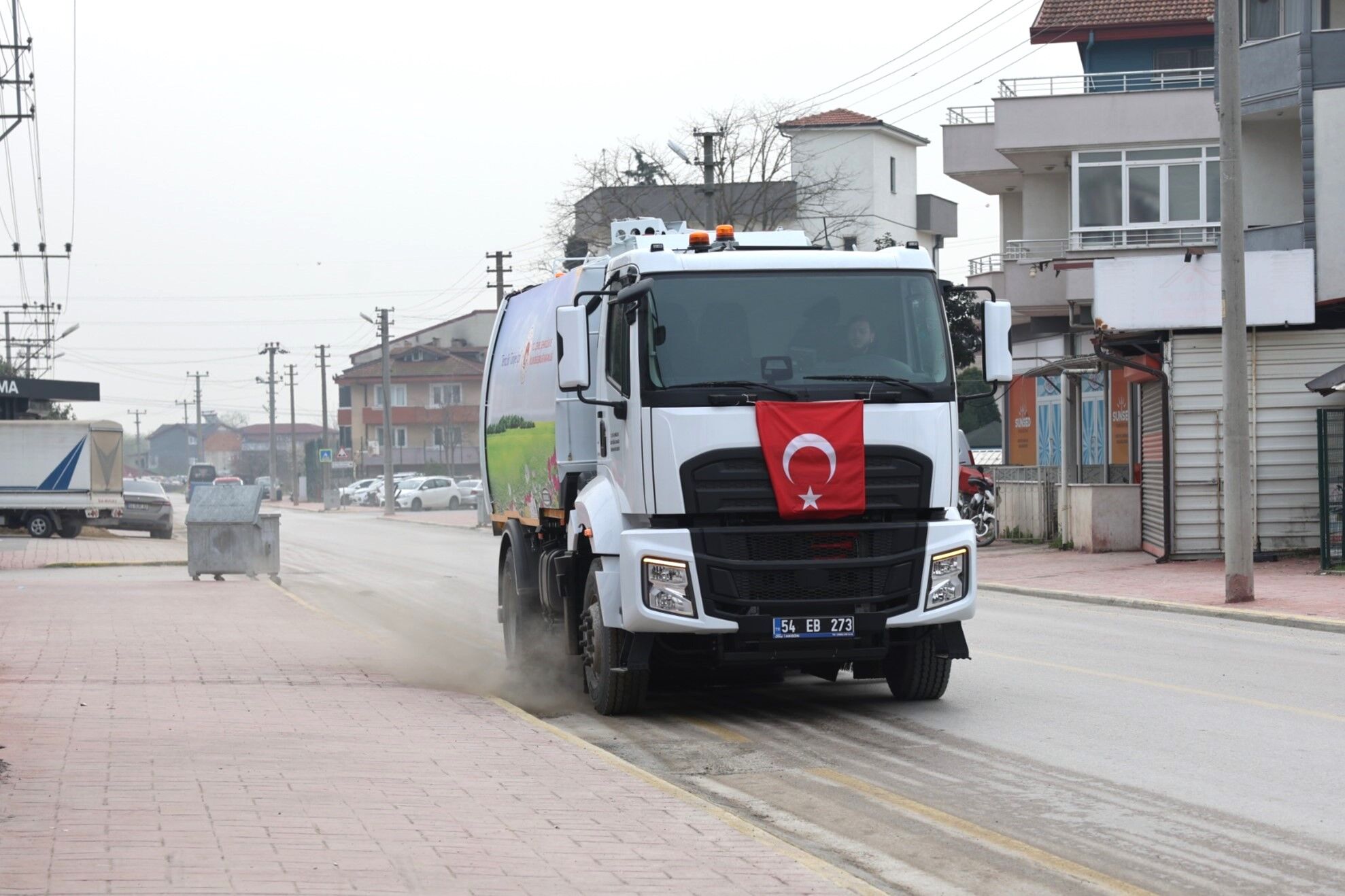 Erenler’de Hummali Bayram Temi̇zli̇ği̇ Cadde Ve Sokaklarda Ti̇ti̇z Çalişma (9)