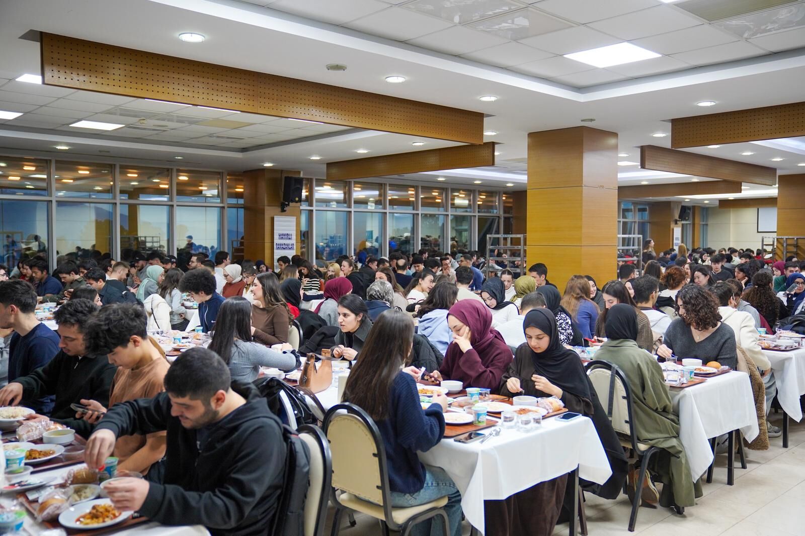 Sau’de Ramazan Boyunca İftar Programları Devam Ediyor (5)