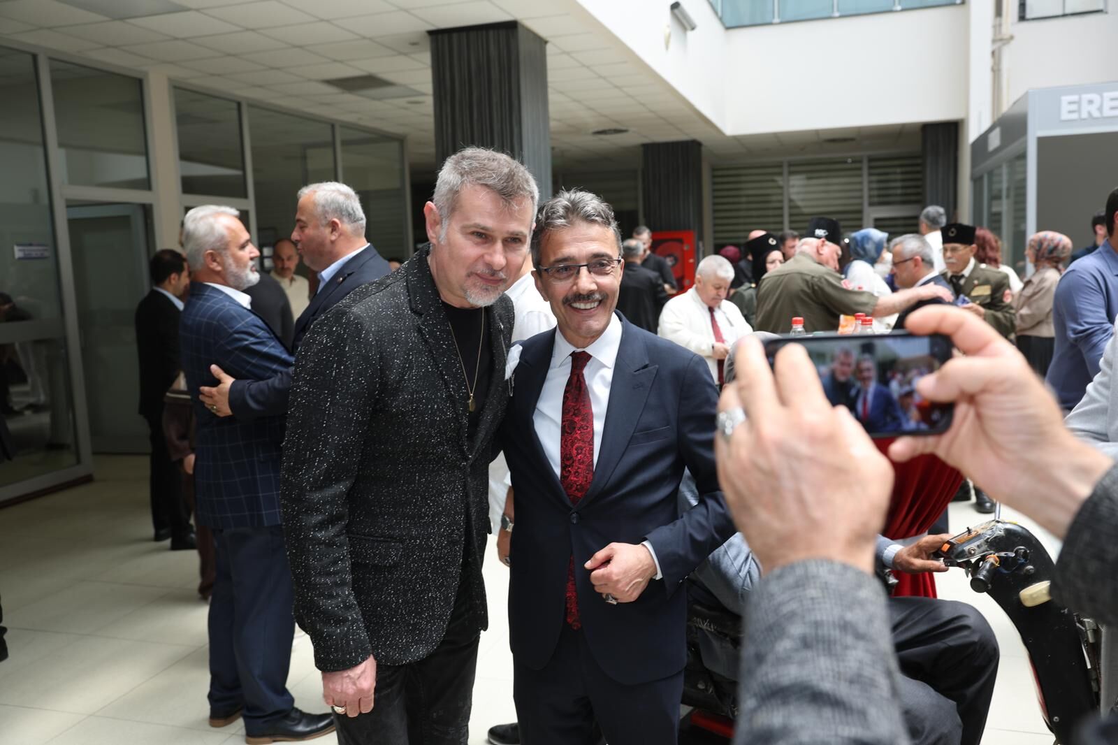 Erenler Beledi̇yesi̇’nde Bayramlaşma Programina Yoğun İlgi̇ (31)