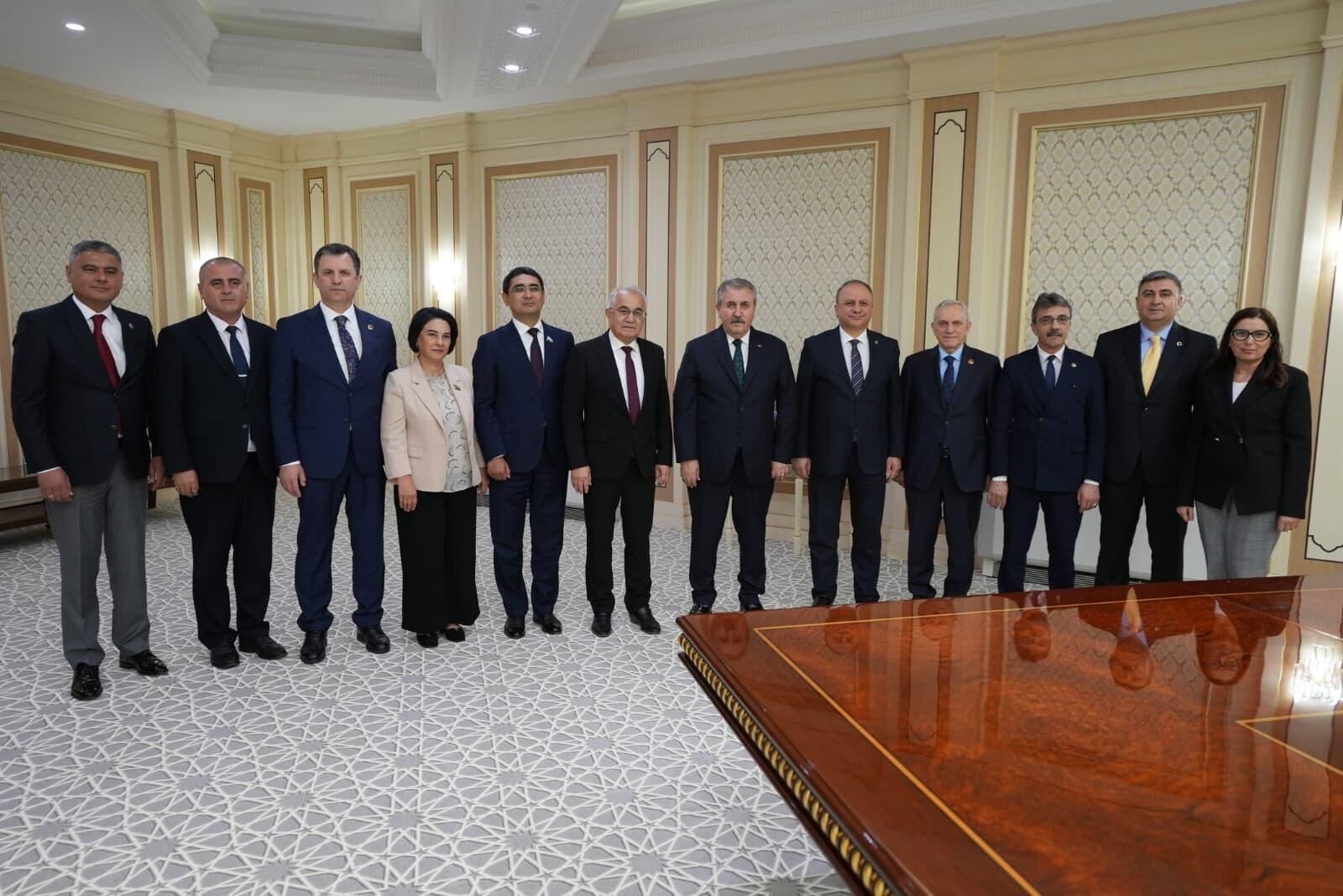 Özbeki̇stan’da Si̇yasi̇ Ve Kültürel Buluşmalar (2)