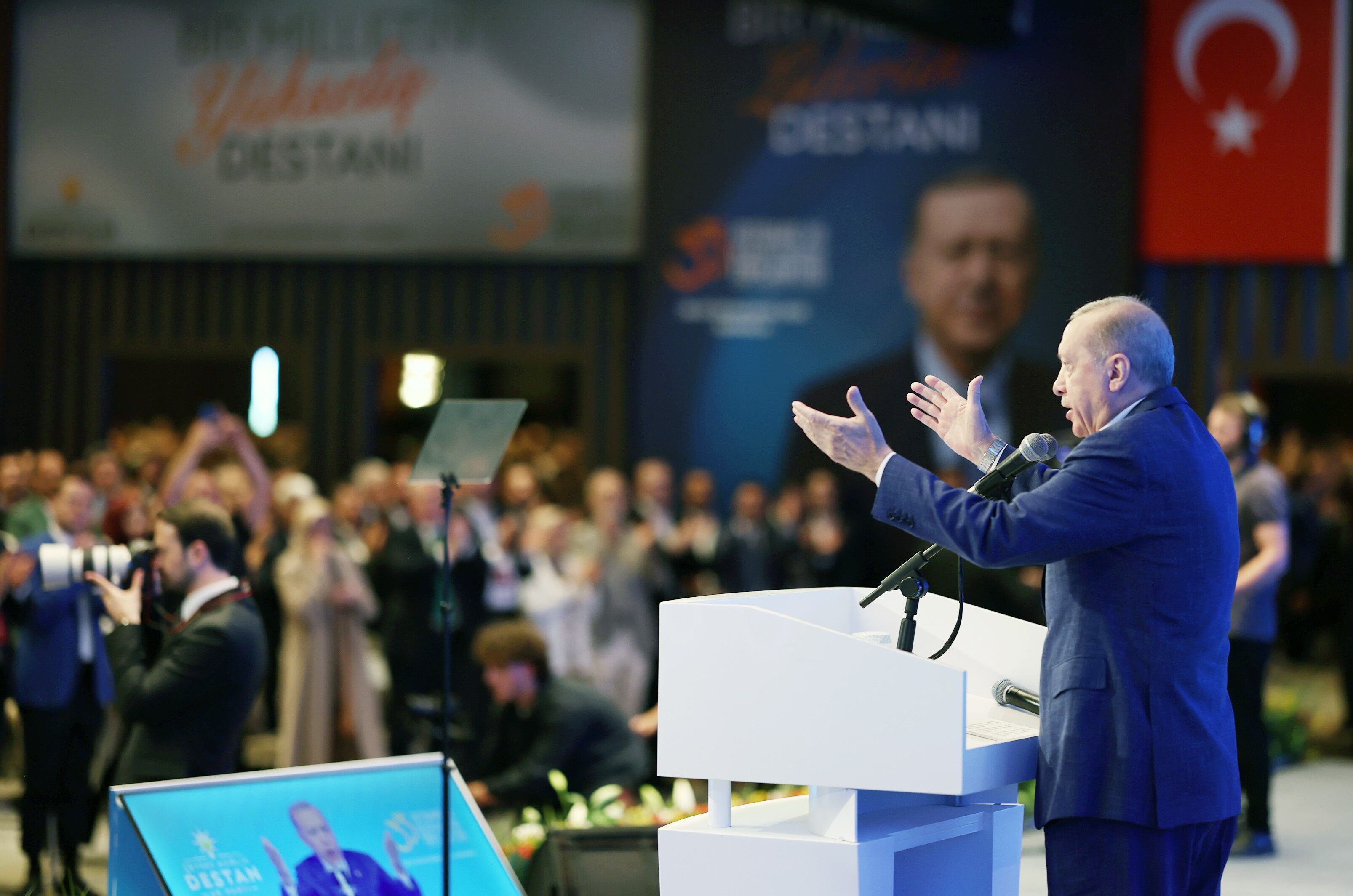 A W735682 04