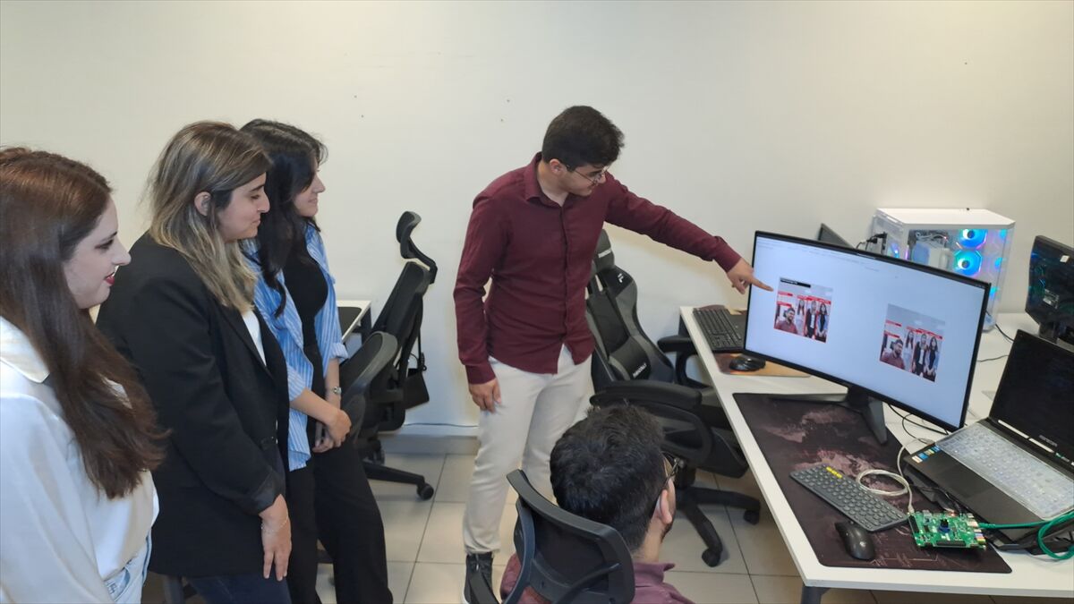 Aa 20260615 41677728 41677720 Sakarya Universitesi Teknokentte Yerli Yapay Zeka Cipi Gelistiriliyor (1)