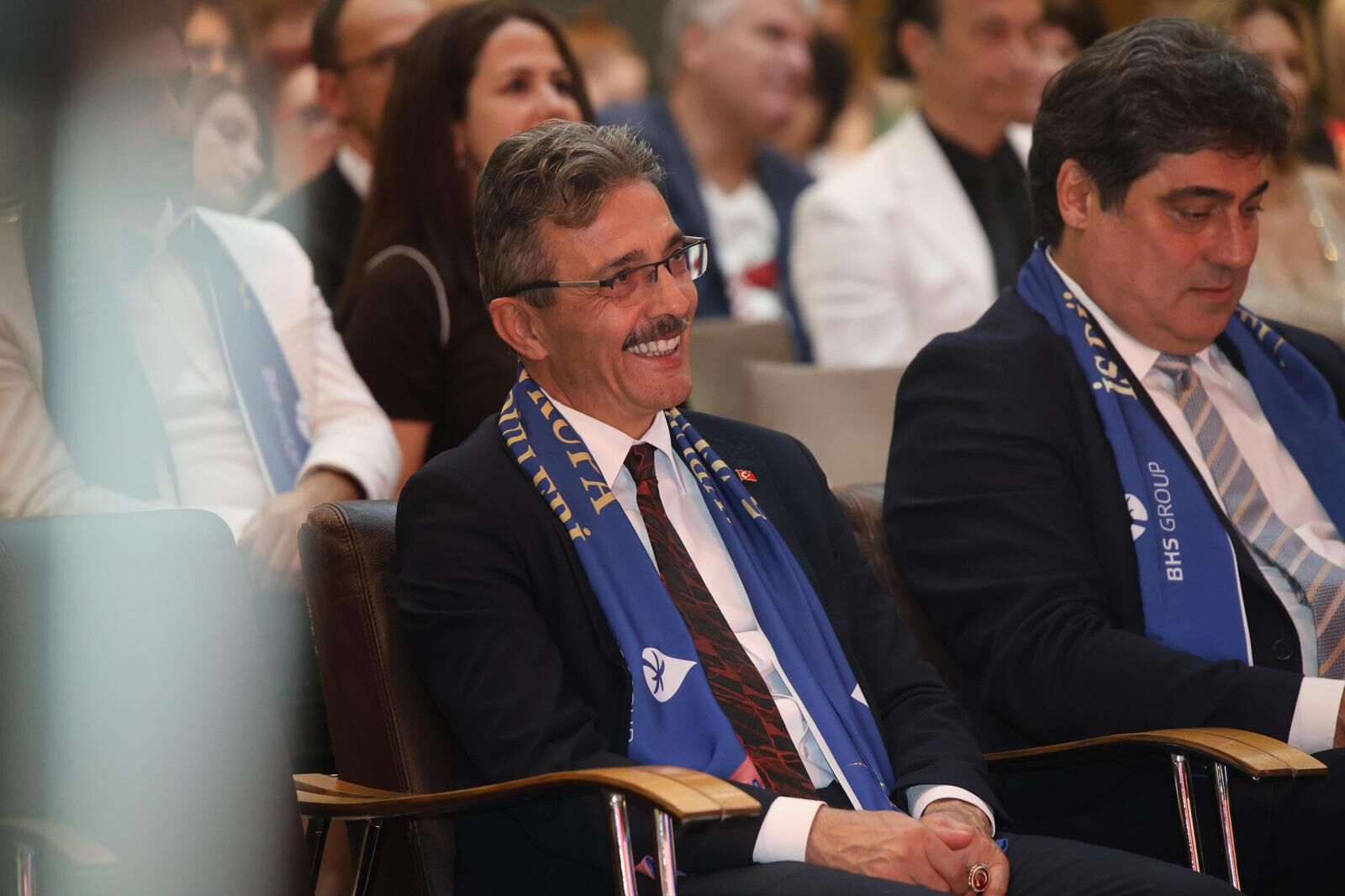 Başkan Şenol Di̇nç’e Hi̇zmet Başari Ödülü (1)