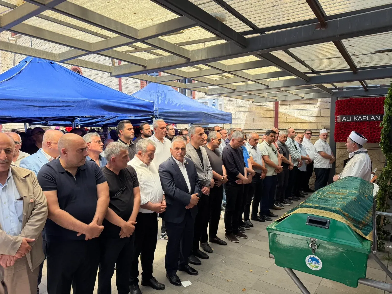 Disli Ailesinin Buyugu Alaattin Disli Son Yolculuguna Ugurlandi 1786089624