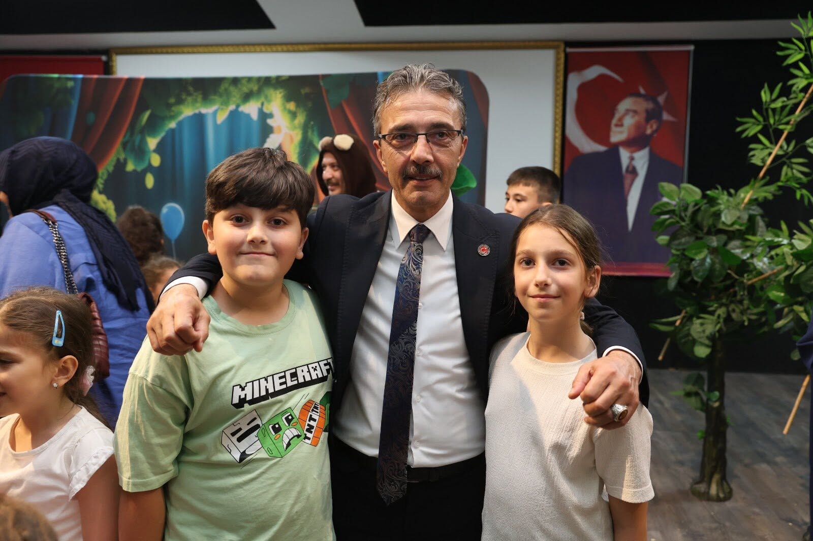Erenler’de Çocuklar Ti̇yatro Programinda Buluştu (4)