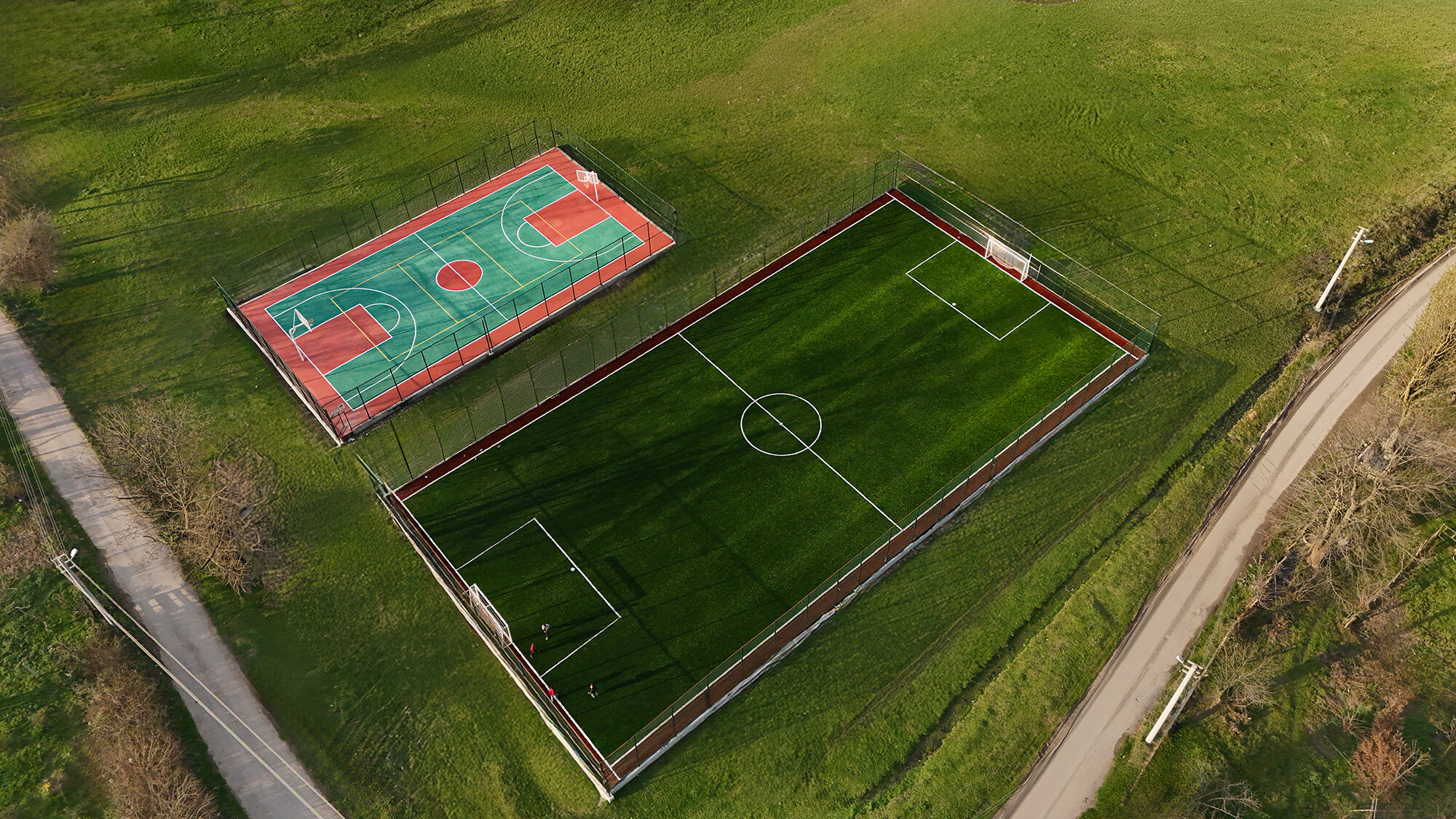 Futbol, Basketbol Ve Voleybol Tesi̇sleri̇