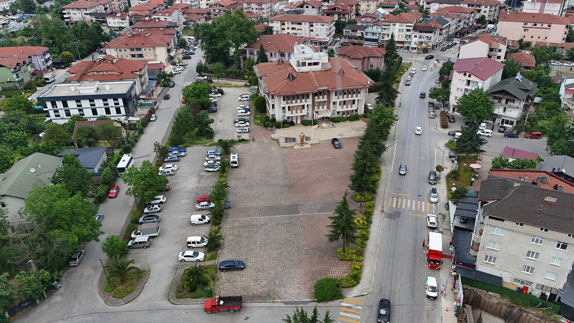 Kaymakamlık Önü Meydan