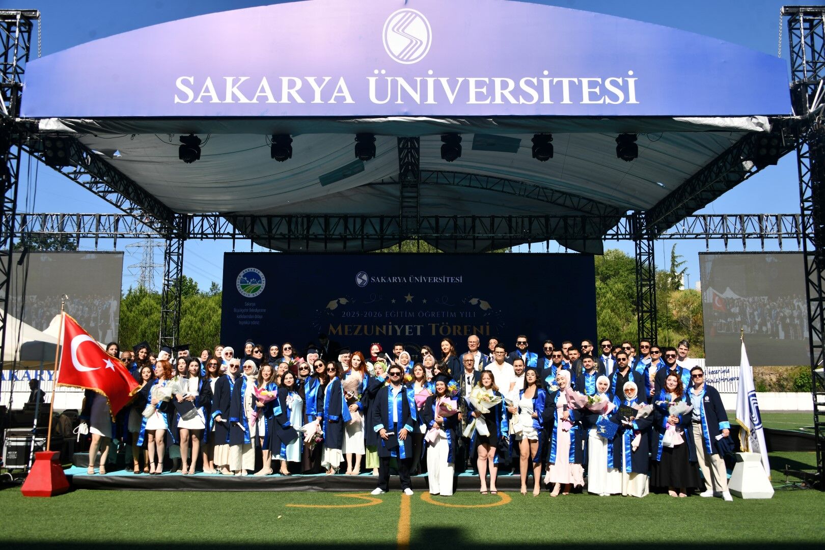Sau’de Gurur Dolu Mezuniyet Sevinci (1) (Large)