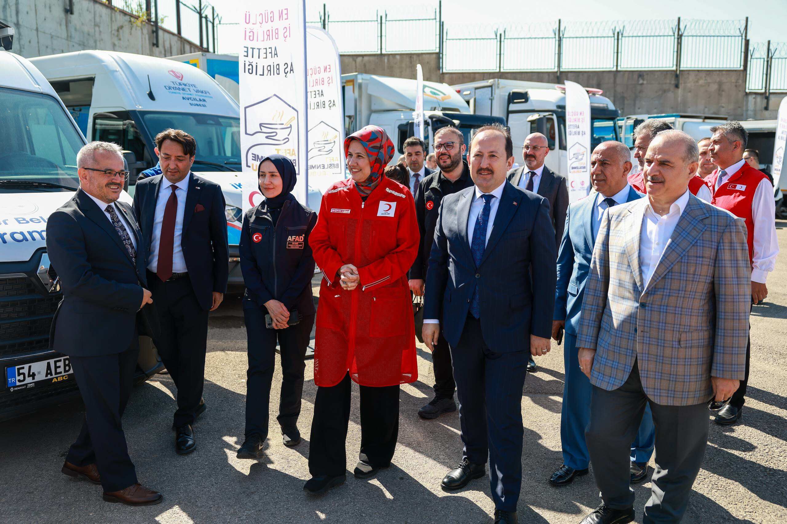 Erenler Beledi̇yesi̇, “En Güçlü İş Bi̇rli̇ği̇, Afette Aş Bi̇rli̇ği̇” Projesi̇ne Paydaş Oldu (3)