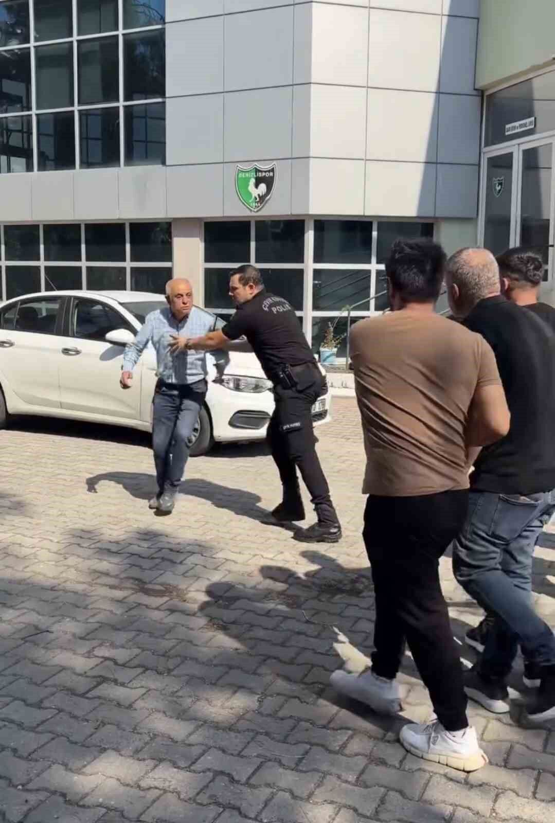 Denizlispor tesislerinde taraftarlar ile başkan arasında gerginlik