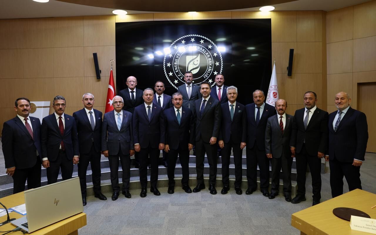 Başkan Şenol Dinç, Enerji Ve Tabii Kaynaklar Bakanı Alparslan Bayraktar’ı Ziyaret Etti (2)
