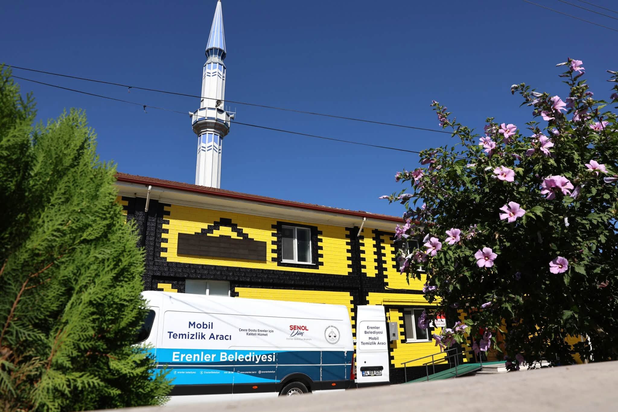 Erenler’i̇n Cami̇leri̇nde Temi̇zli̇k Çalişmalari Sürüyor (1)