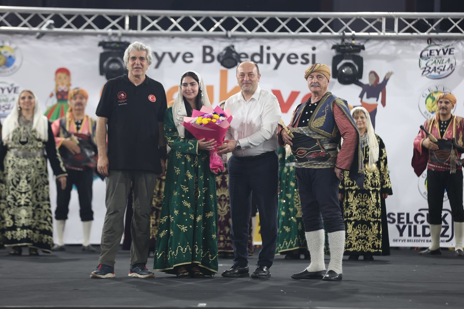 Halk Oyunları 40