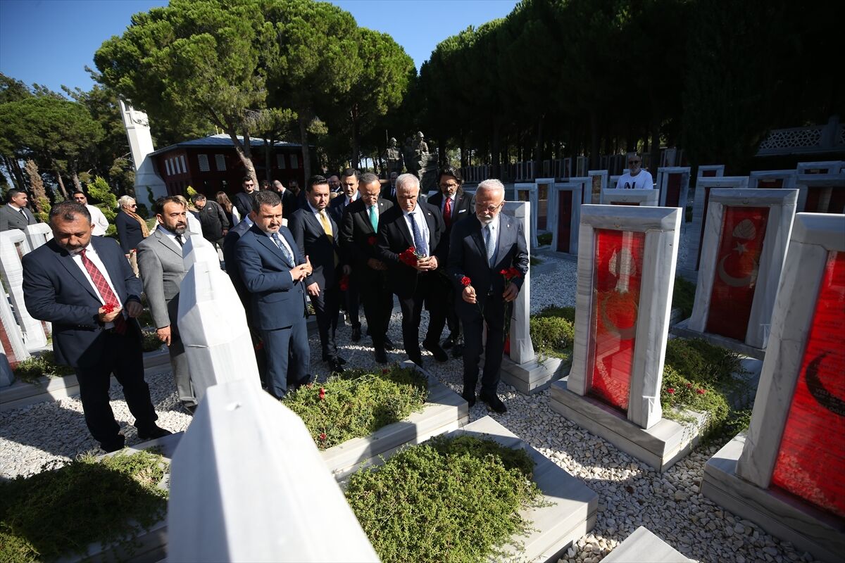 AK Parti Genel Başkanvekili Elitaş, Şehitler Abidesi'ni ziyaretinde konuştu: