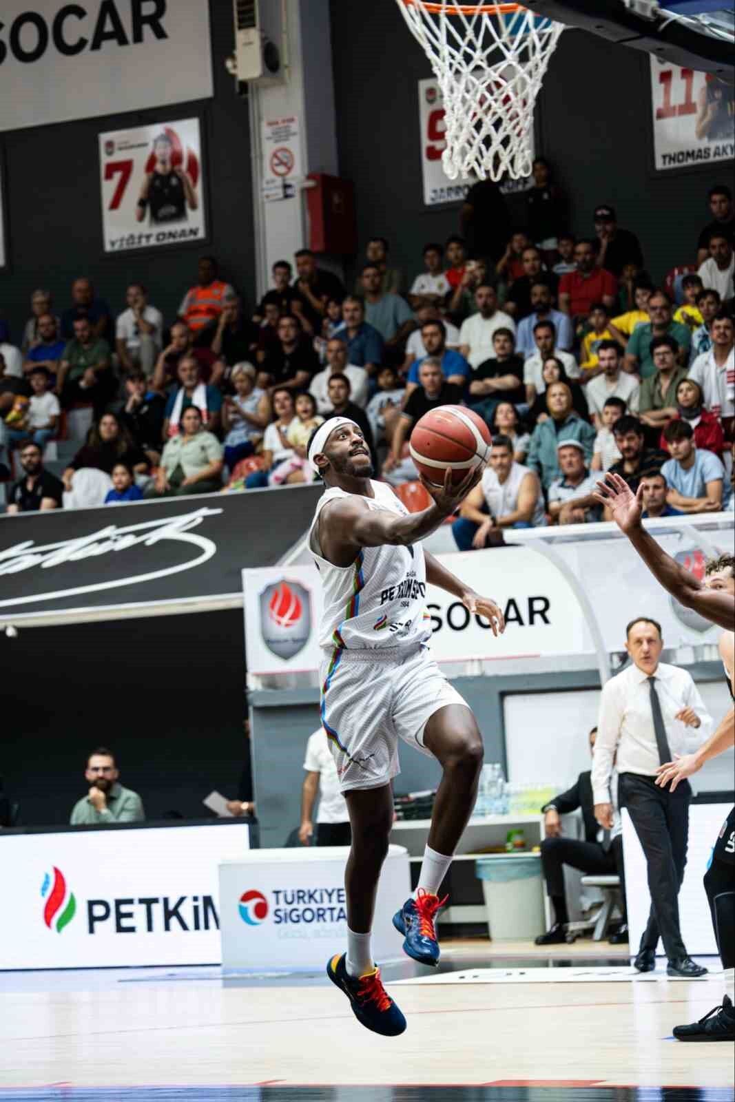 Aliağa Petkimspor sezona galibiyetle Karşıyaka mağlubiyetle başladı