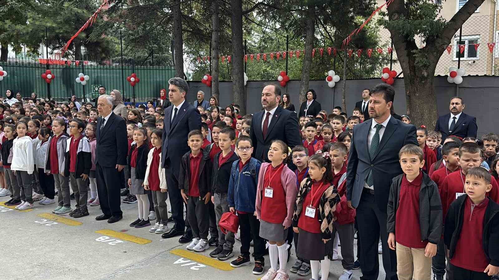 Bolu'da 2026-2027 eğitim-öğretim yılı ilk ders ziliyle başladı