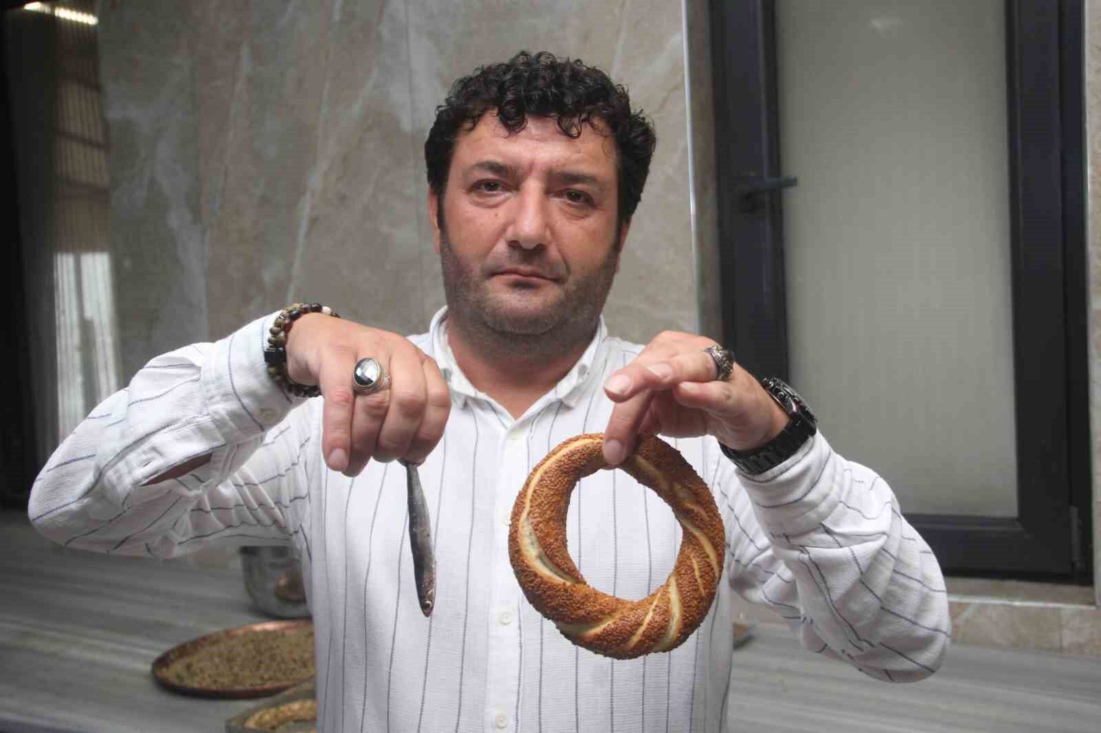 Bu da hamsili simit: 'Balık ekmek oluyor da balık simit neden olmasın'