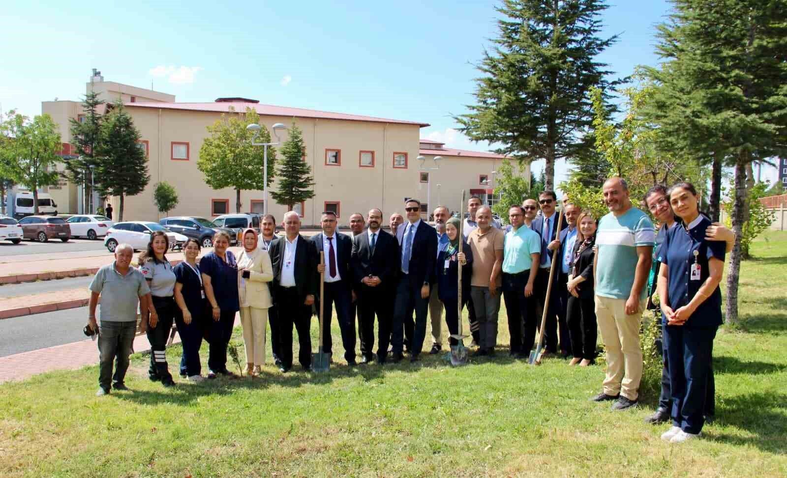Devlet Hastanesi'nde ağaçlandırma seferberliği