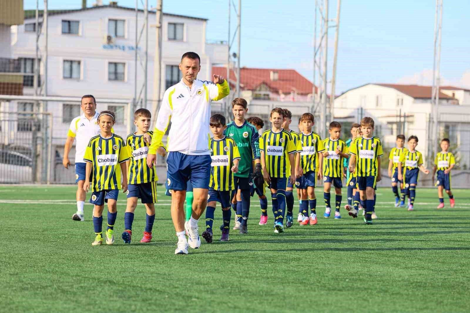 Fenerbahçe altyapısı Darıca'da hazırlık maçlarına çıktı