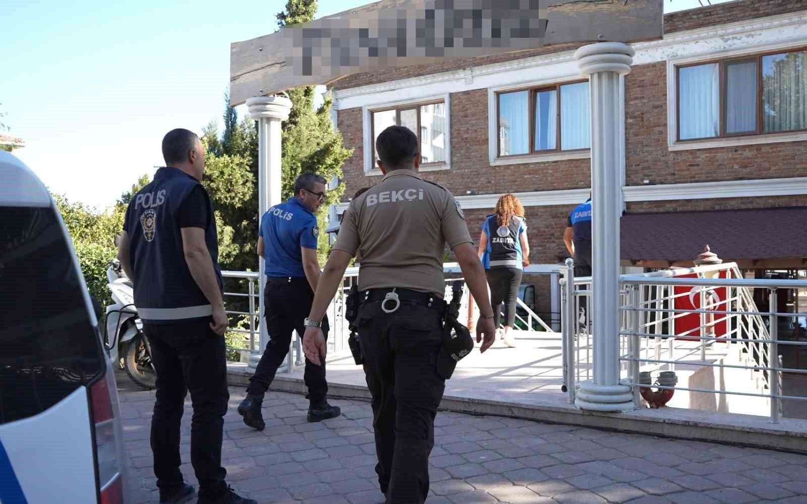 Gelibolu'da skandal yaşanan otelin işletmecisi tutuklandı