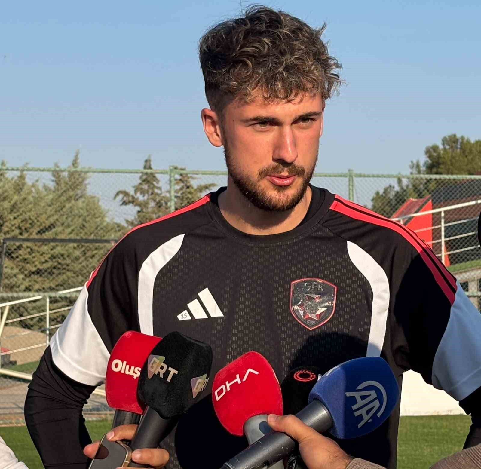 Kacper Tobiasz: 'Fenerbahçe maçında galip gelmeye çalışacağız'