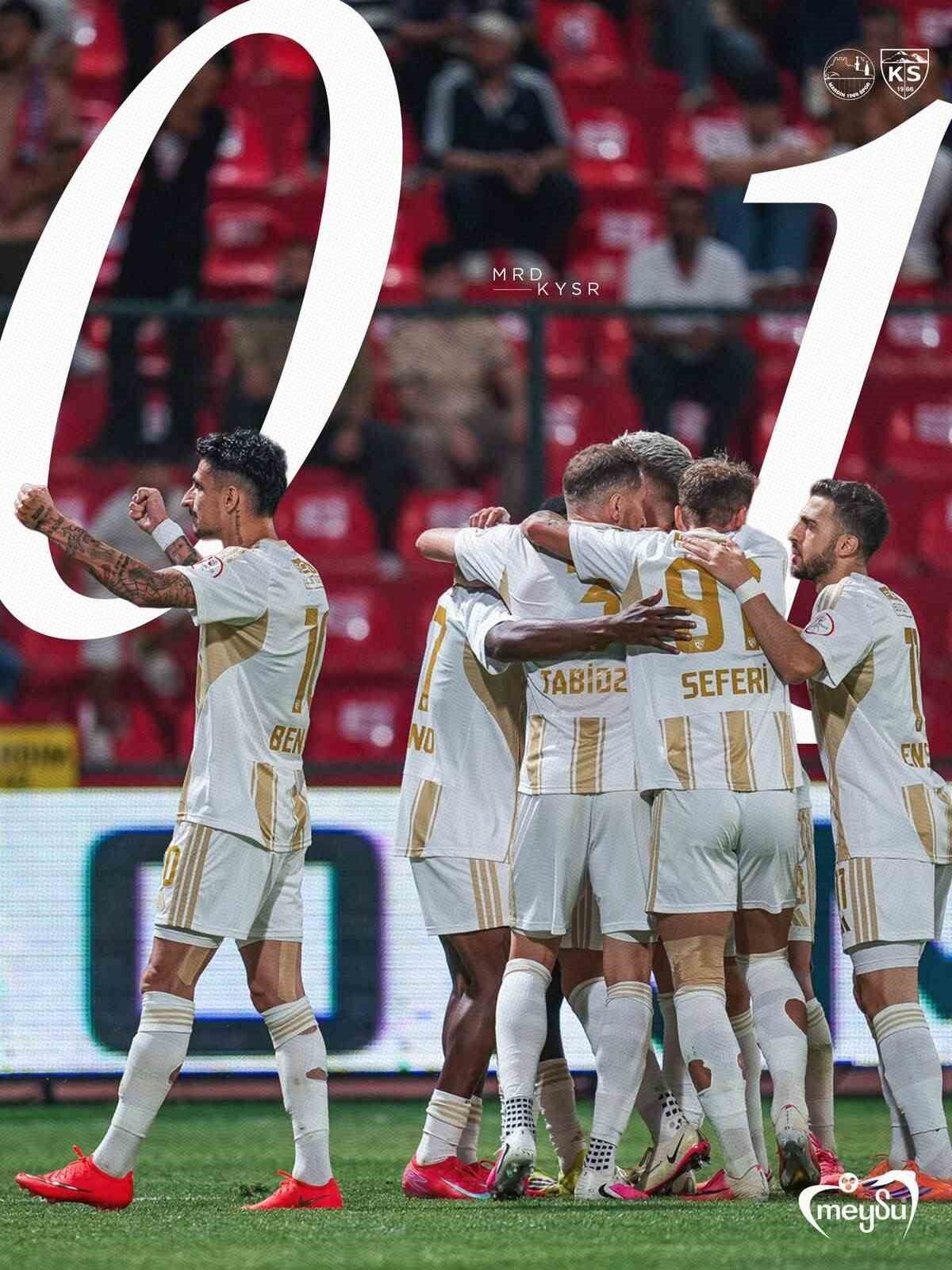 Kayserispor'da galibiyet sevinci: 'Aynı ciddiyet ve inançla hedefimize yürümeye devam edeceğiz'