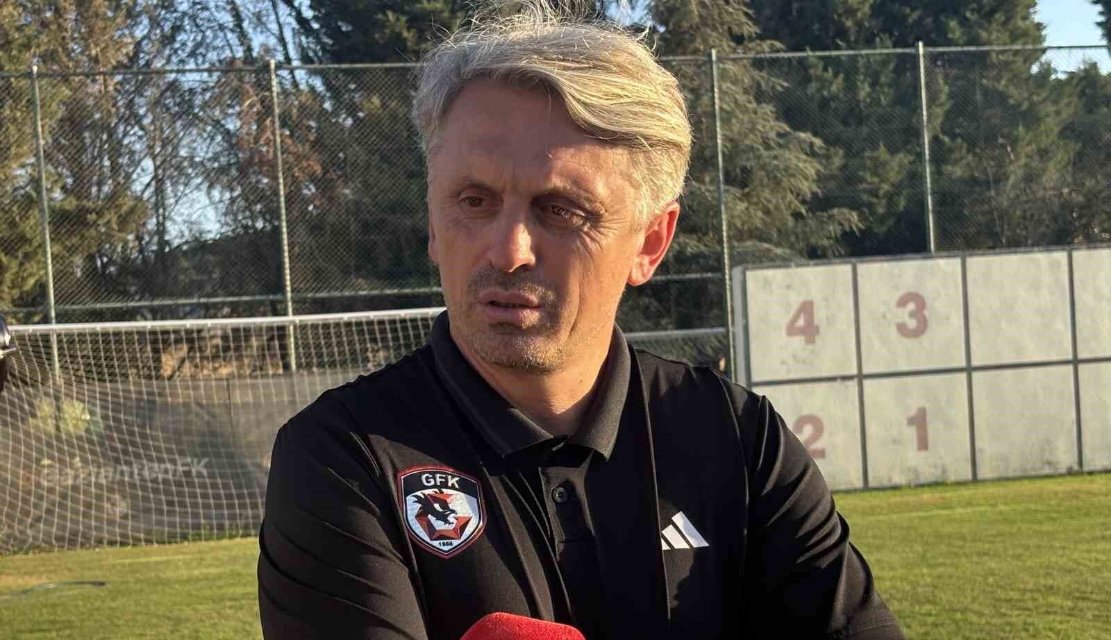 Orhan Ak: 'Kocaelispor maçından puan ya da puanlar alıp milli araya moralli girmek istiyoruz'