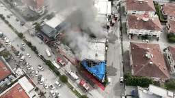 15 araç ve 27 personelle yangın kontrol altına alındı