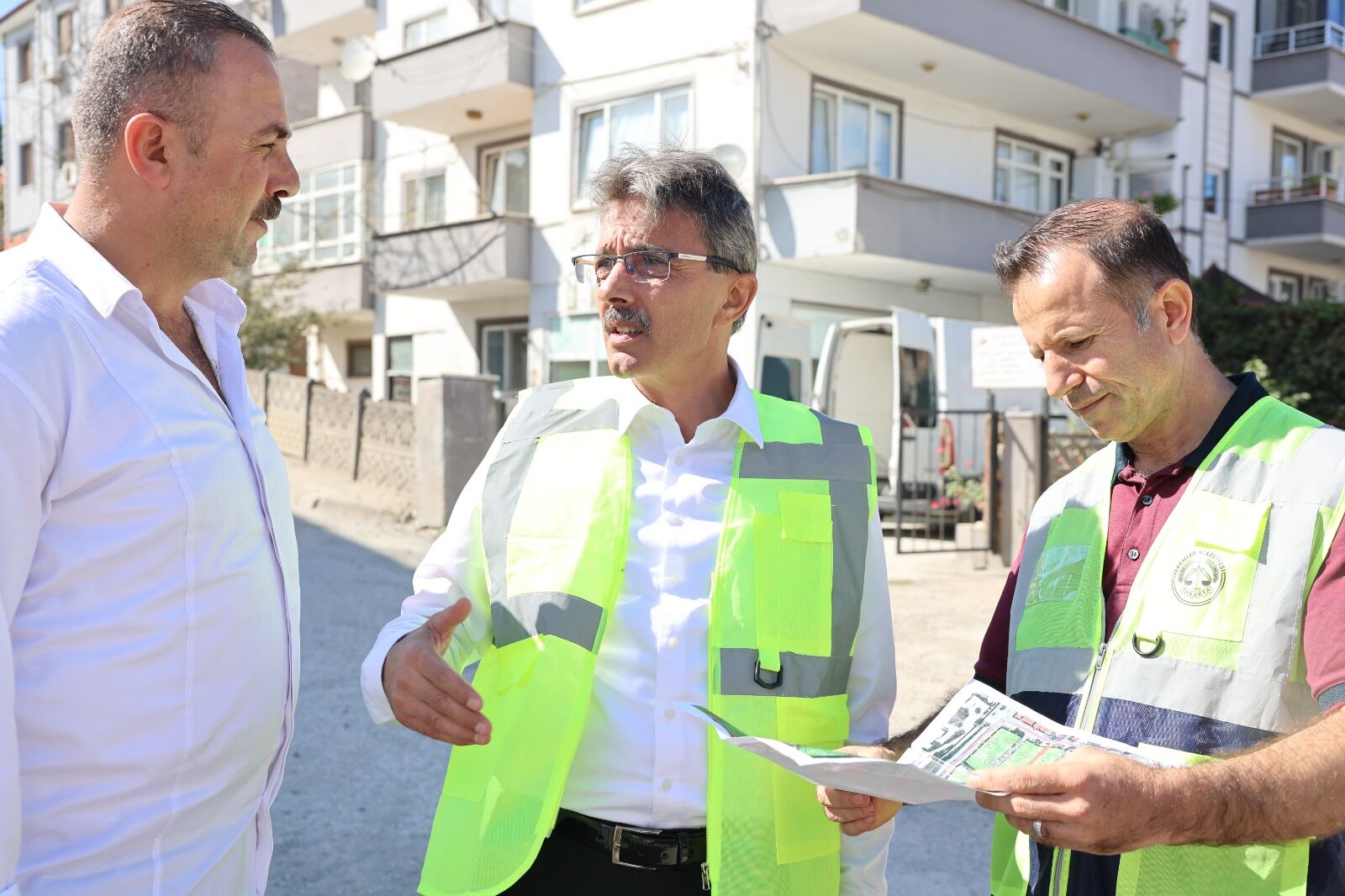 Erenler Beledi̇yesi̇ 15 Sokakta Daha Asfalt İçi̇n Çalişmalara Başladi (2)