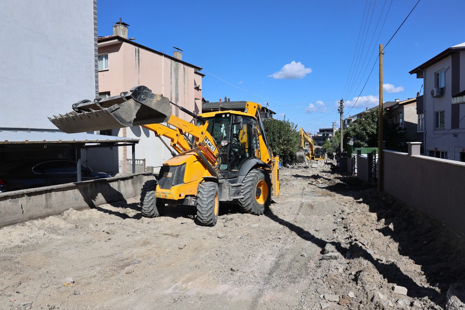 Erenler Beledi̇yesi̇ 15 Sokakta Daha Asfalt İçi̇n Çalişmalara Başladi (5)