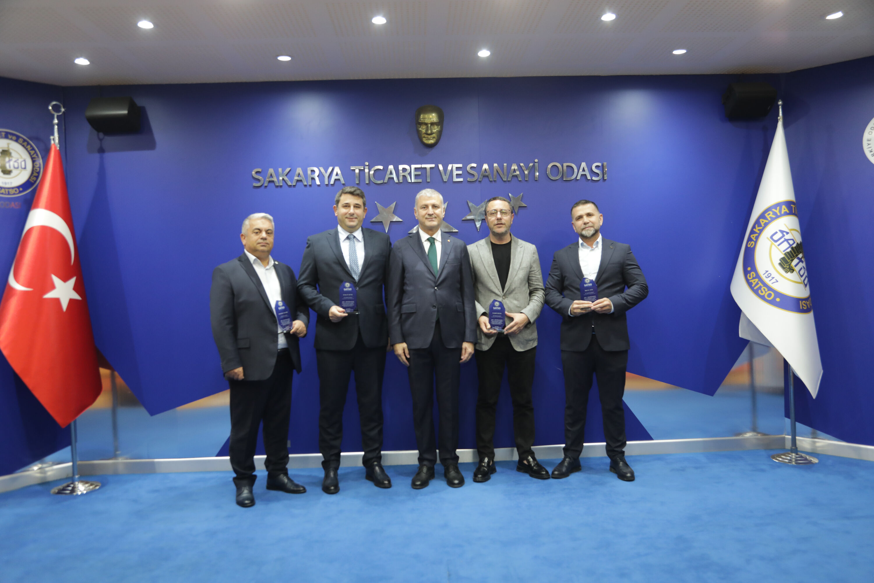 37 Komiteler Plaket Ta¶Reni 20261008 372