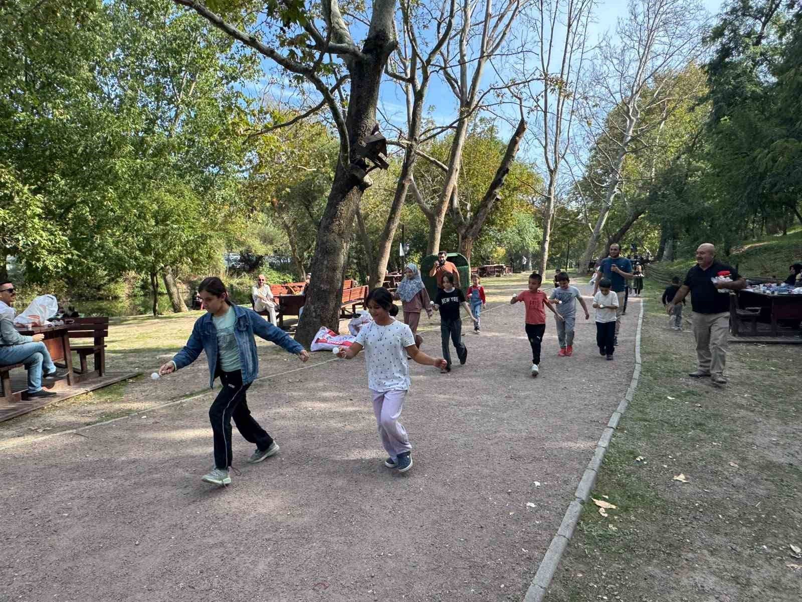 Balıkesir'de din görevlileri aileleriyle kardeşlik sofrasında buluştu