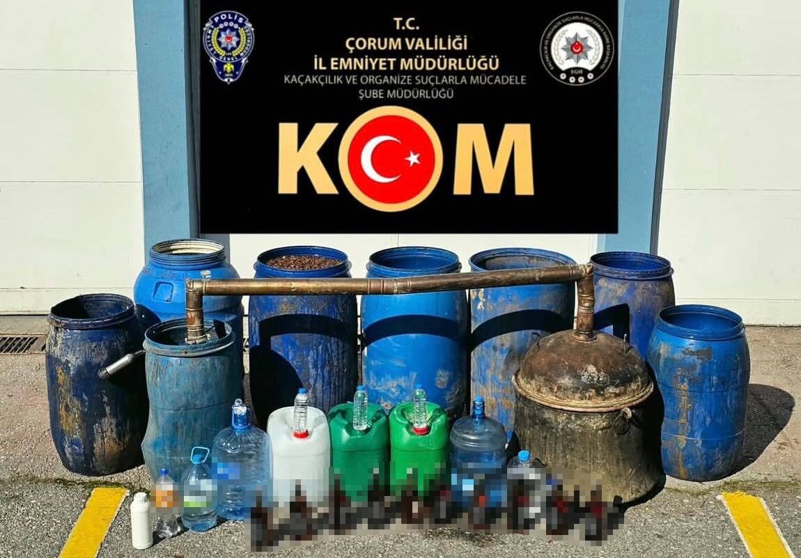 Çorum'da kaçak alkol operasyonu: 2 gözaltı
