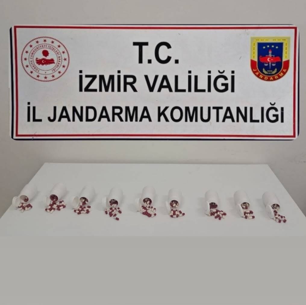 İzmir'de jandarmadan uyuşturucu operasyonu: 2 tutuklama