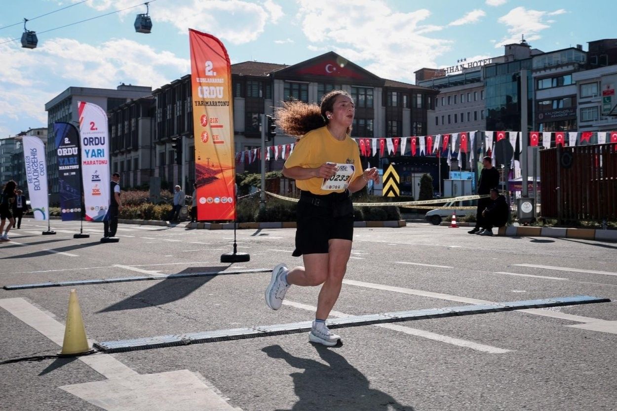Ordu Yarı Maratonu'nda 8 ülkeden 707 sporcu koştu