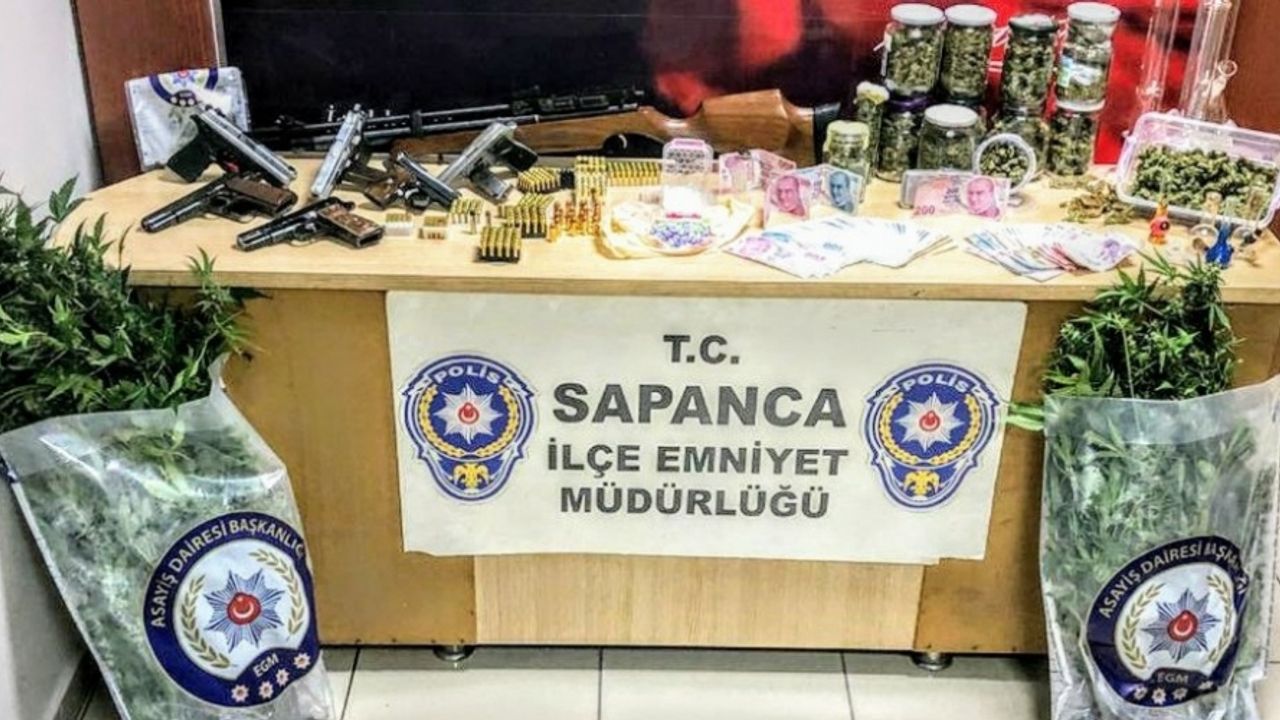 Sakarya’da yılbaşı öncesi uyuşturucu operasyonu: 2 gözaltı