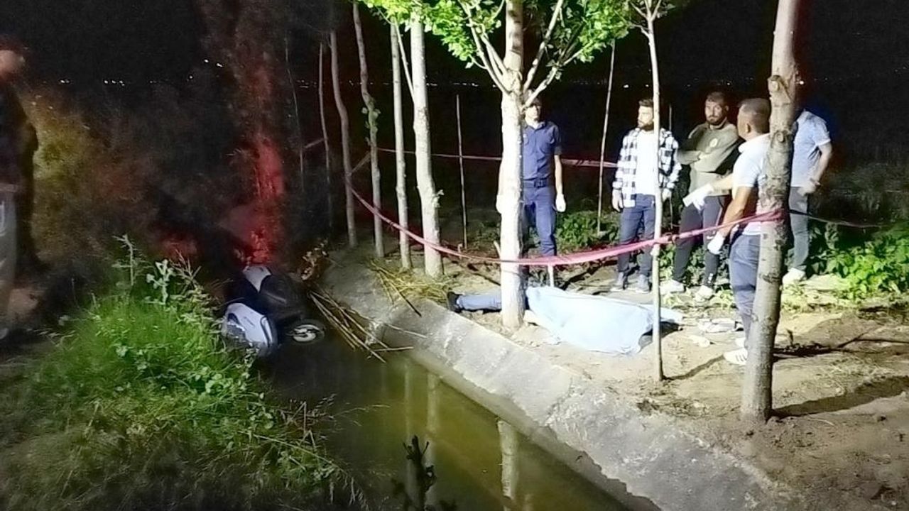 Sakarya'da sulama kanalına devrilen motosikletin sürücüsü öldü